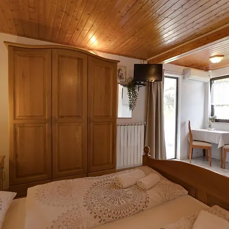 Dado Pensionat 3*